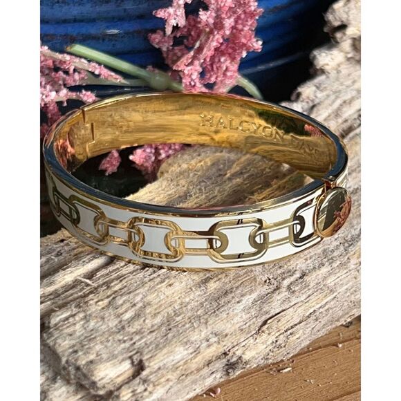 Halcyon Days Chain Cream & Gold Hinged Bangle - Picture 16 of 16